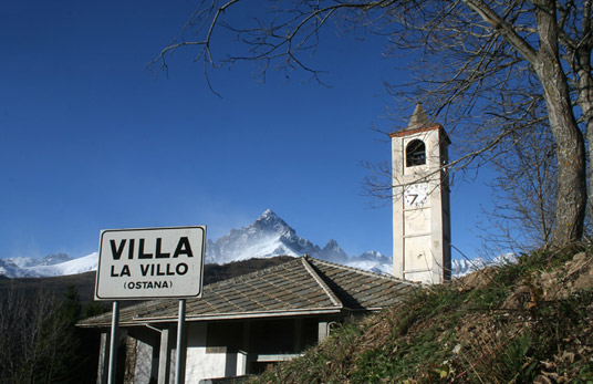 L'église d'Ostana où sera jouée La Pastorala dels Volurs